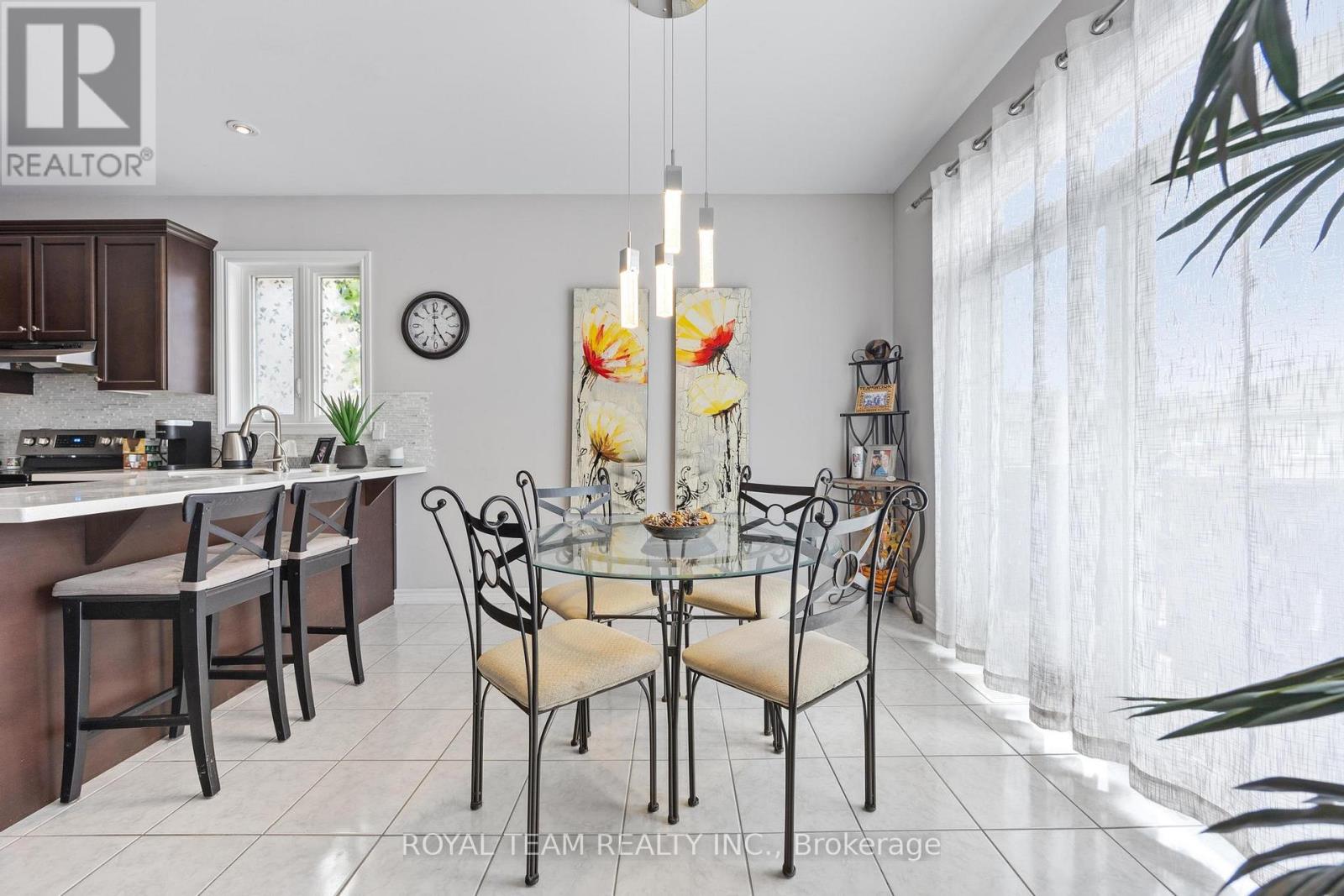 218 Richardson Crescent, Bradford West Gwillimbury (Bradford), Ontario  L3Z 0R6 - Photo 13 - N12628754