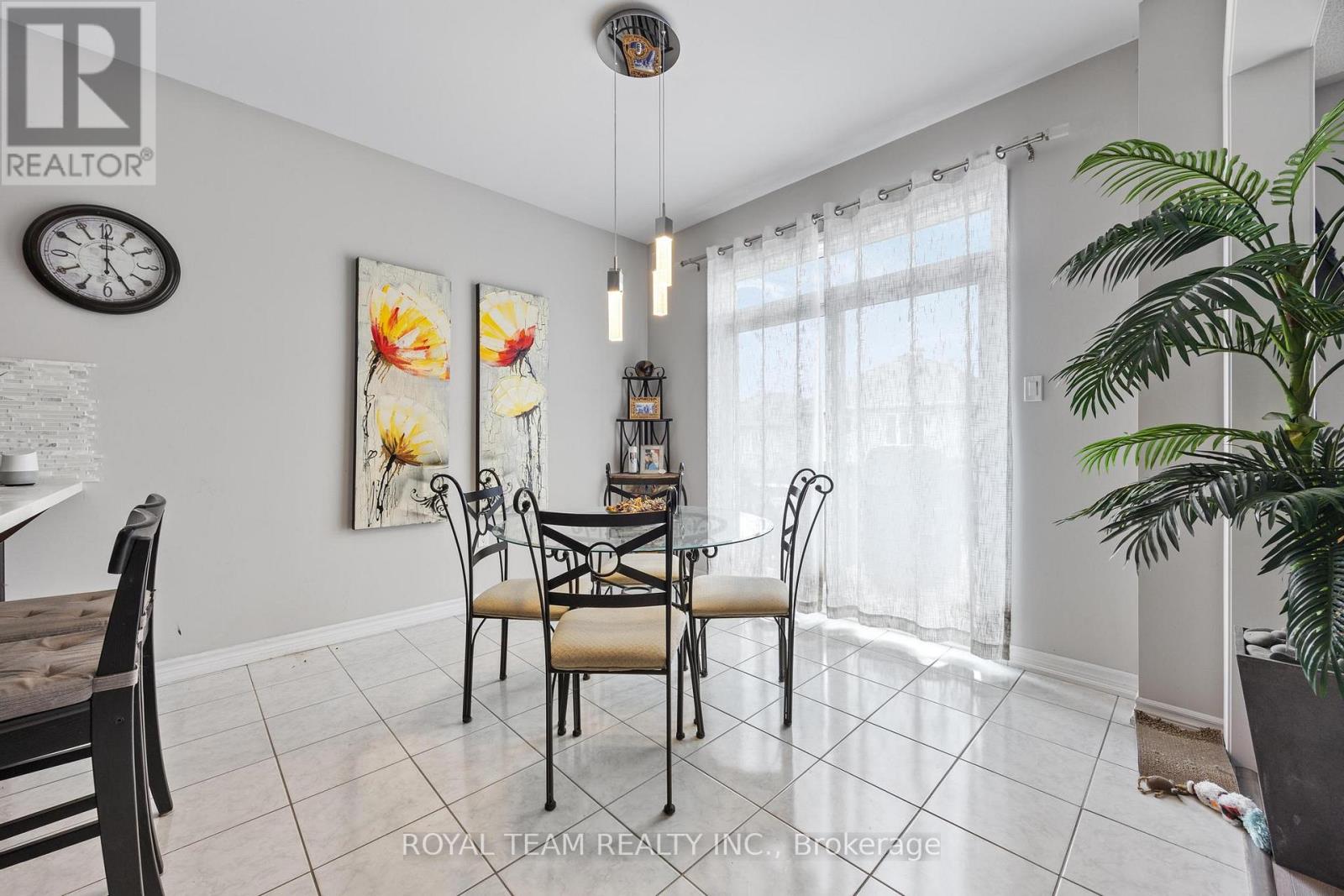 218 Richardson Crescent, Bradford West Gwillimbury (Bradford), Ontario  L3Z 0R6 - Photo 15 - N12628754