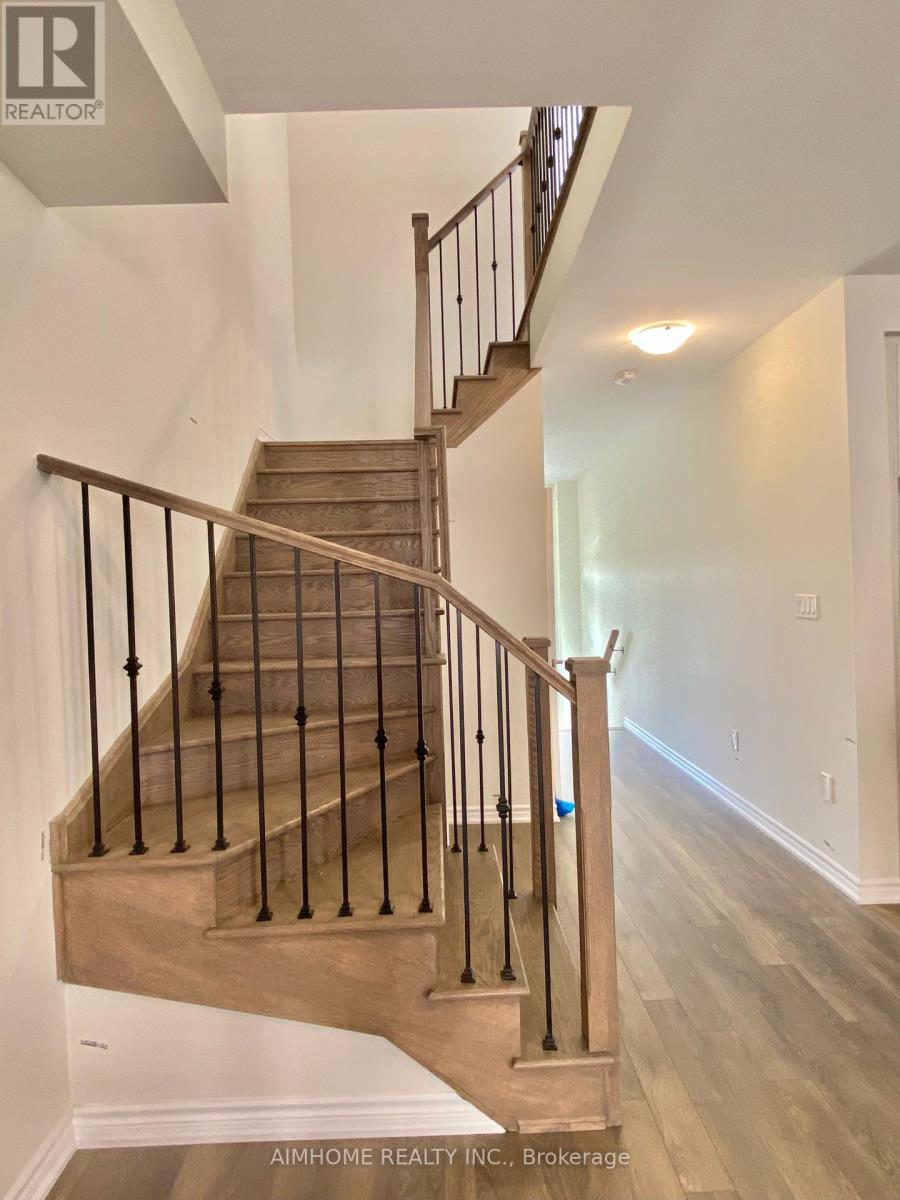 21 Viola St. Street, East Gwillimbury, Ontario  L9N 0T6 - Photo 7 - N12628790