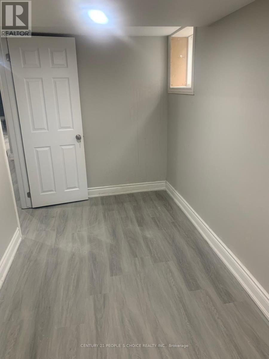 Bsmt - 24 Deepcoral Court, Brampton, Ontario  L6V 4P7 - Photo 7 - W12628718