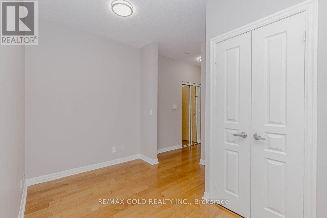 2102 - 220 Burnhamthorpe Road, Mississauga, Ontario  L5B 4N4 - Photo 7 - W12628744