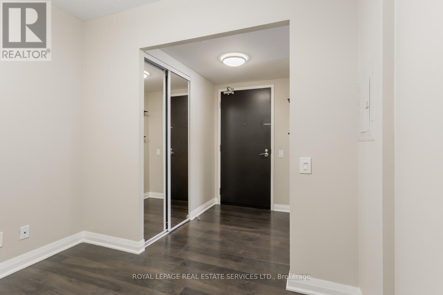 1710 - 1 Valhalla Inn Road, Toronto, Ontario  M9B 1S9 - Photo 4 - W12628750