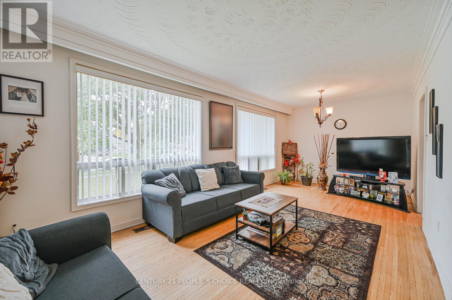 196 Taysham Crescent, Toronto, Ontario  M9V 1X7 - Photo 28 - W12628760