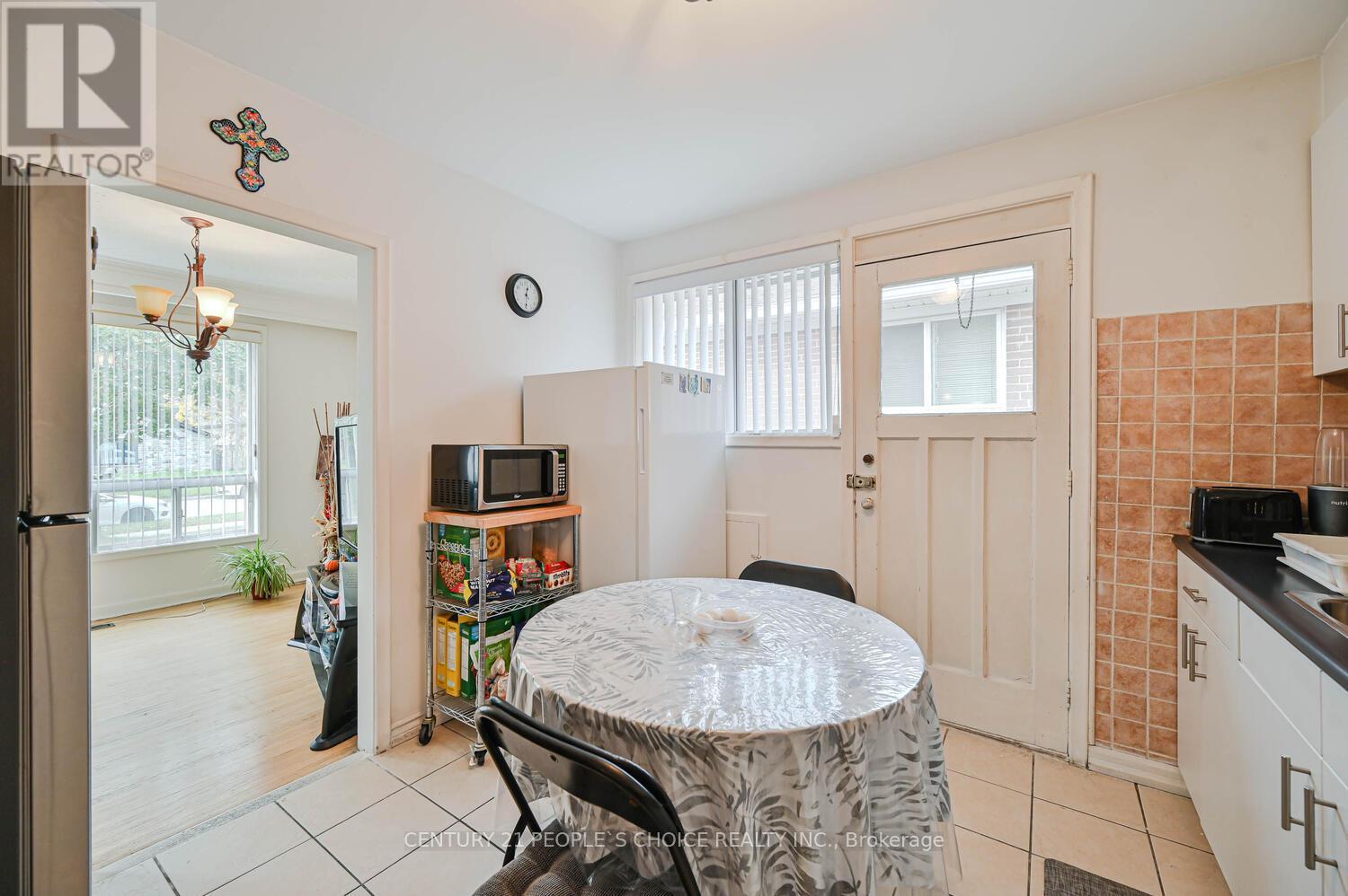 196 Taysham Crescent, Toronto, Ontario  M9V 1X7 - Photo 36 - W12628760