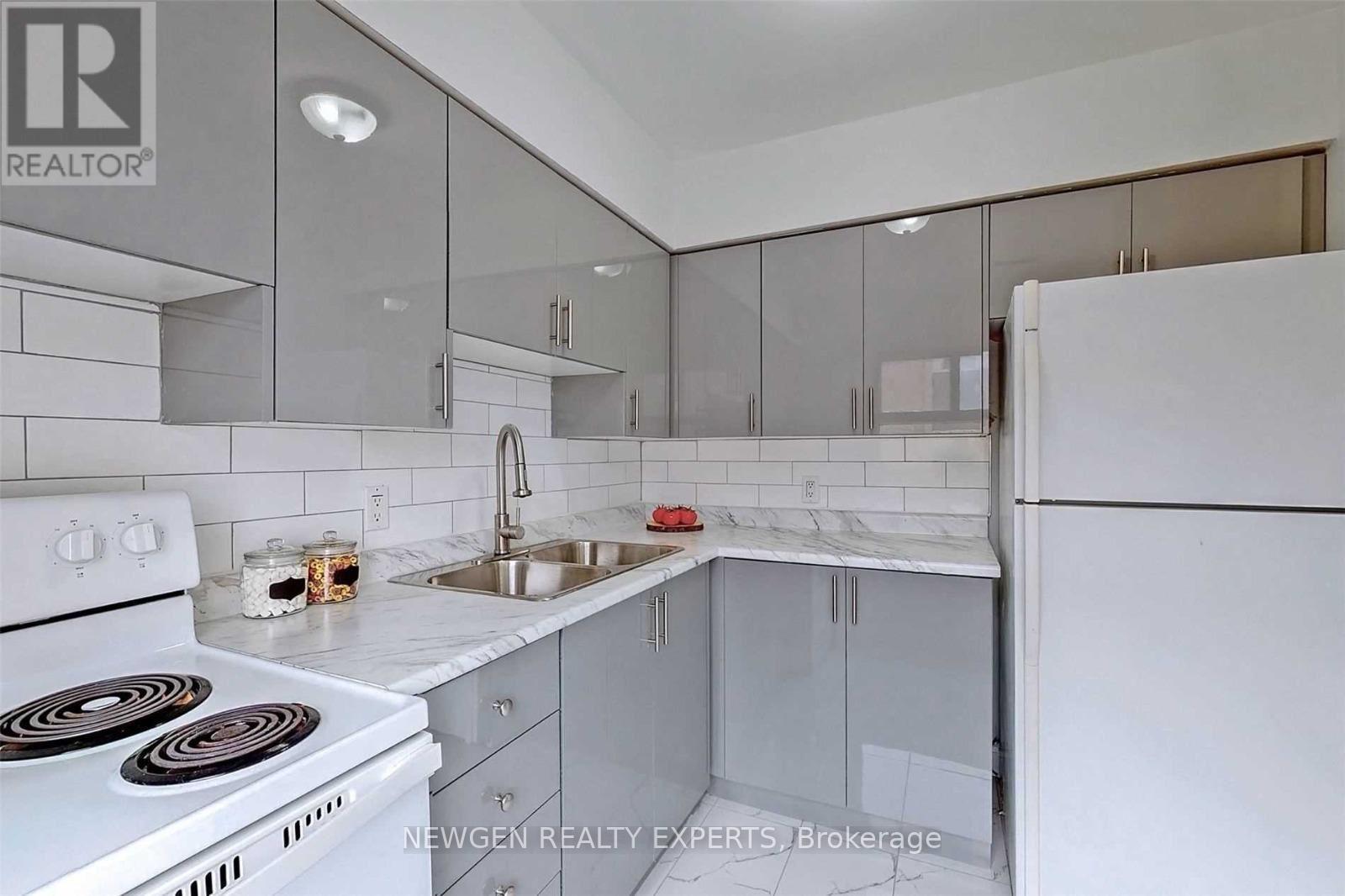 19 - 28 Rexdale Boulevard, Toronto, Ontario  M9W 5Z3 - Photo 4 - W12628770