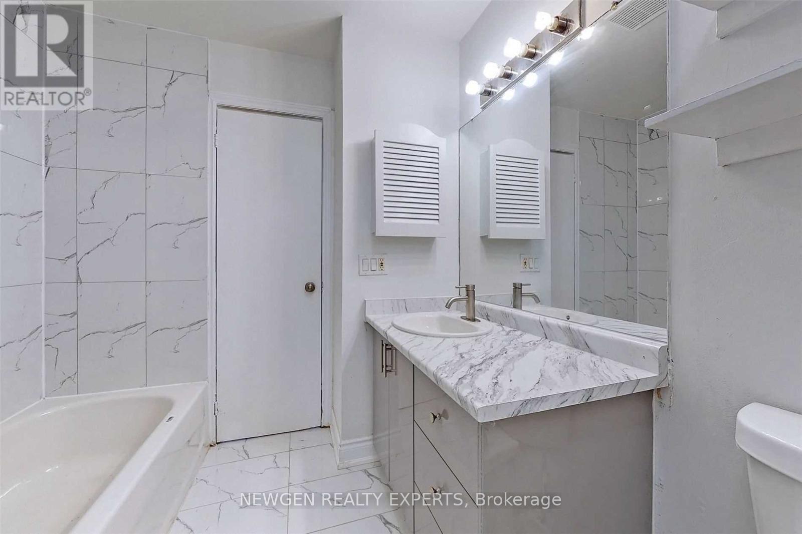 19 - 28 Rexdale Boulevard, Toronto, Ontario  M9W 5Z3 - Photo 8 - W12628770