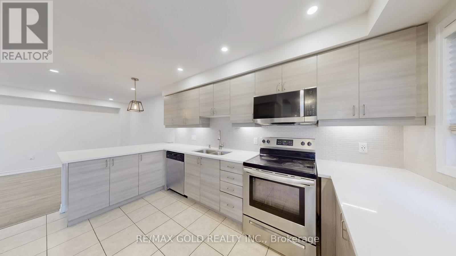 86 Locker Place, Milton (Fo Ford), Ontario  L9E 1E8 - Photo 12 - W12628792