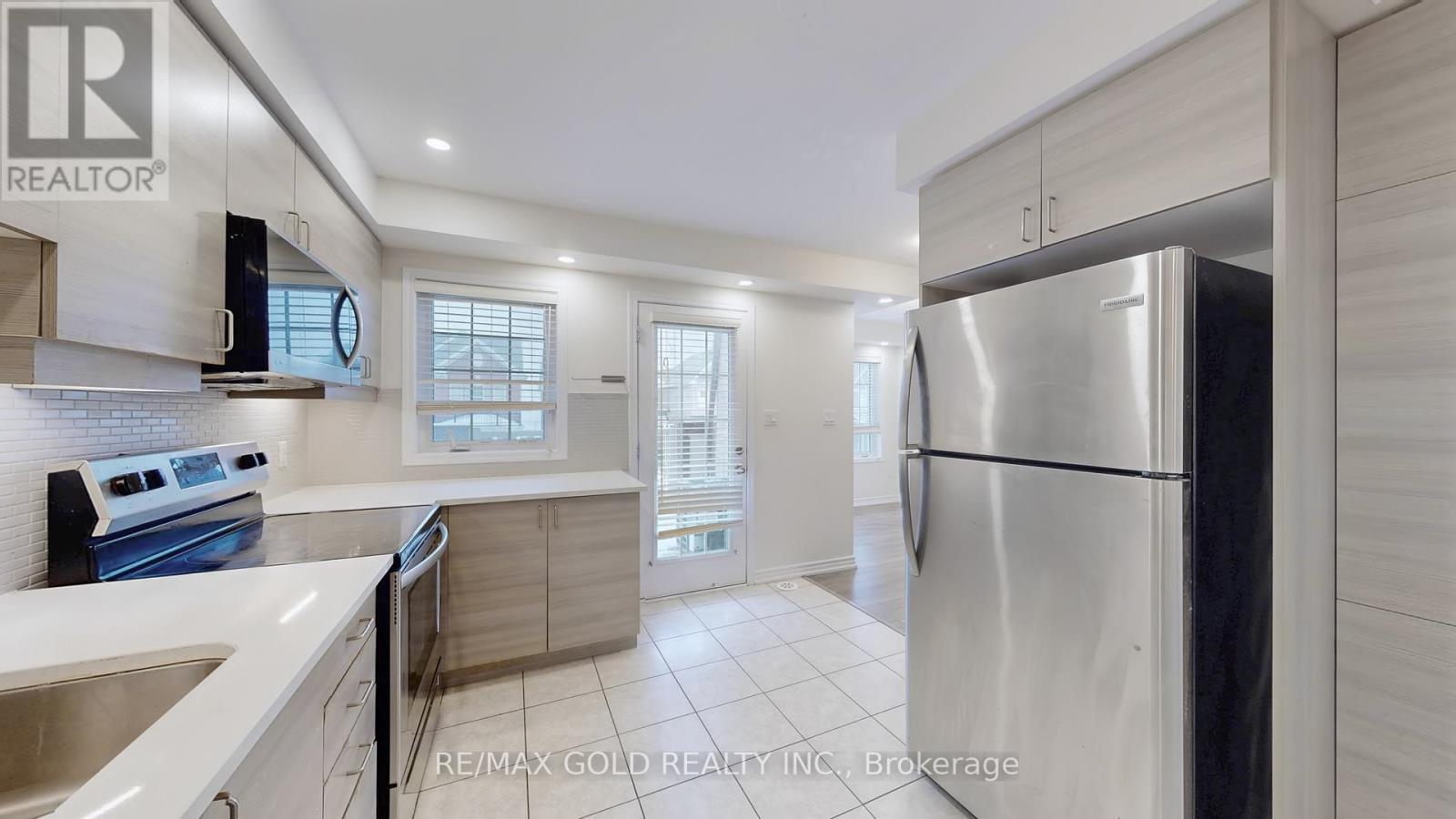 86 Locker Place, Milton (Fo Ford), Ontario  L9E 1E8 - Photo 14 - W12628792