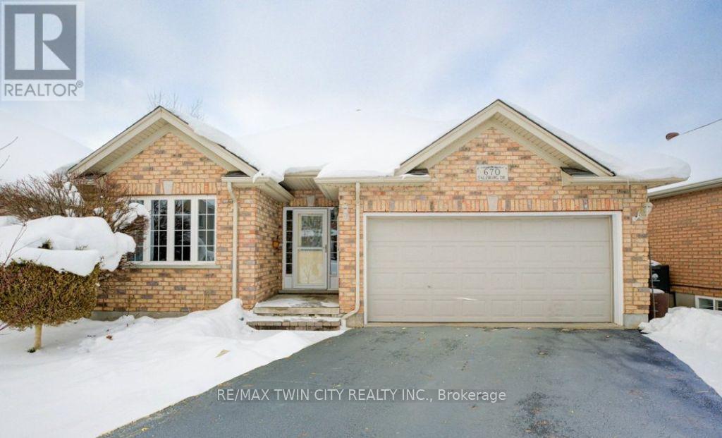 670 SALZBURG DRIVE, Waterloo, Ontario