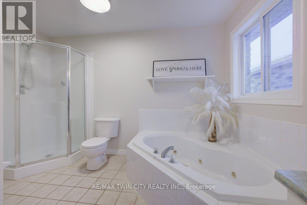 670 Salzburg Drive, Waterloo, Ontario  N2V 2N8 - Photo 21 - X12628714