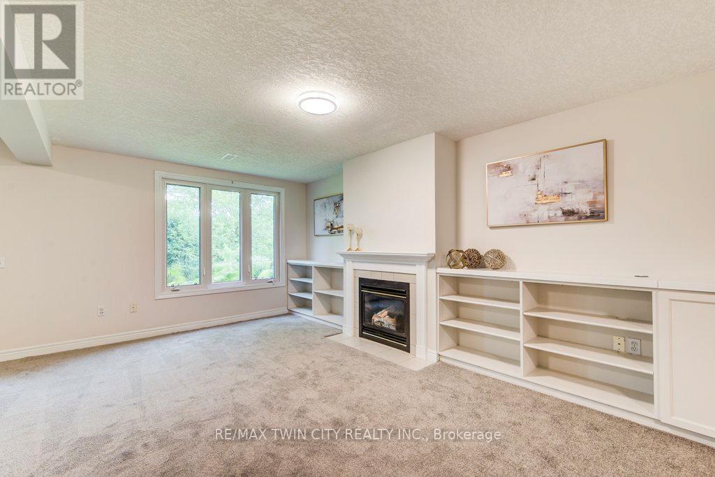 670 Salzburg Drive, Waterloo, Ontario  N2V 2N8 - Photo 32 - X12628714