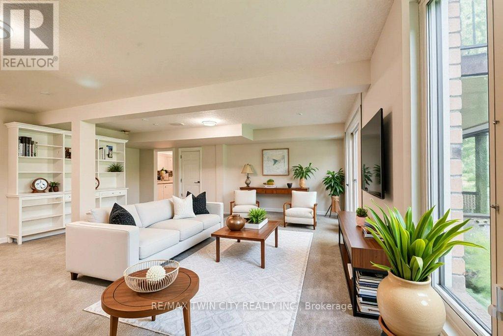 670 Salzburg Drive, Waterloo, Ontario  N2V 2N8 - Photo 35 - X12628714