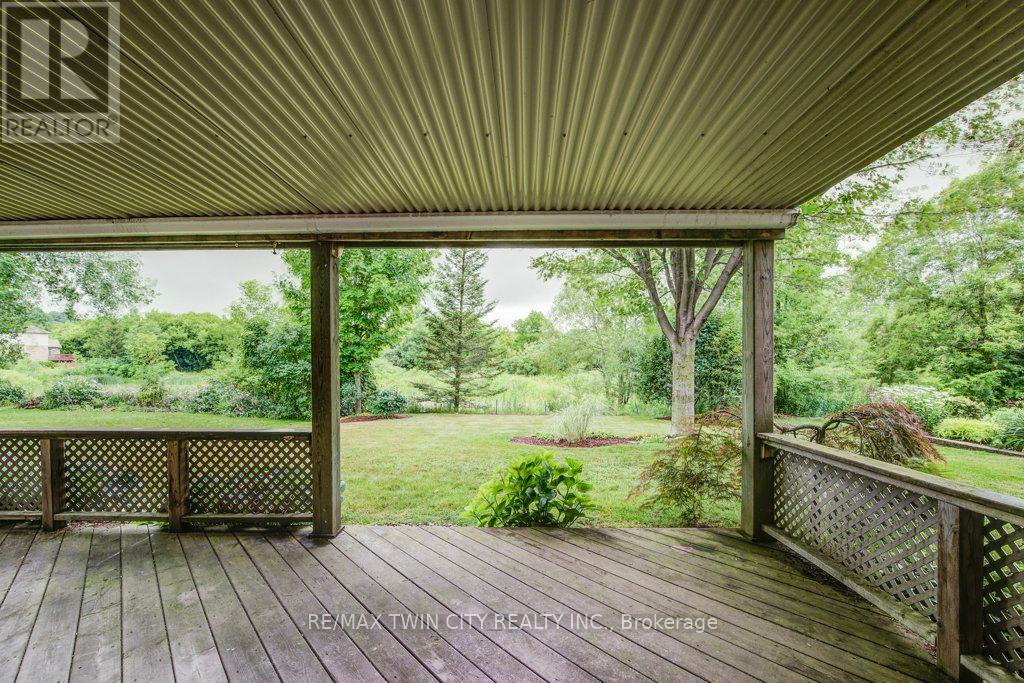 670 Salzburg Drive, Waterloo, Ontario  N2V 2N8 - Photo 44 - X12628714