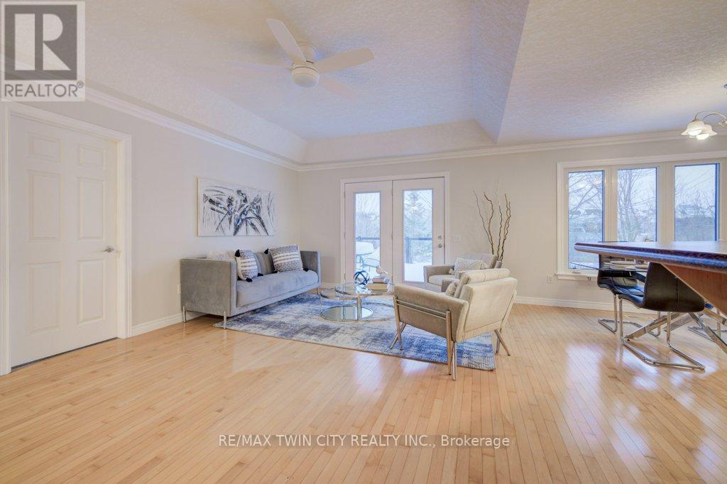 670 Salzburg Drive, Waterloo, Ontario  N2V 2N8 - Photo 6 - X12628714