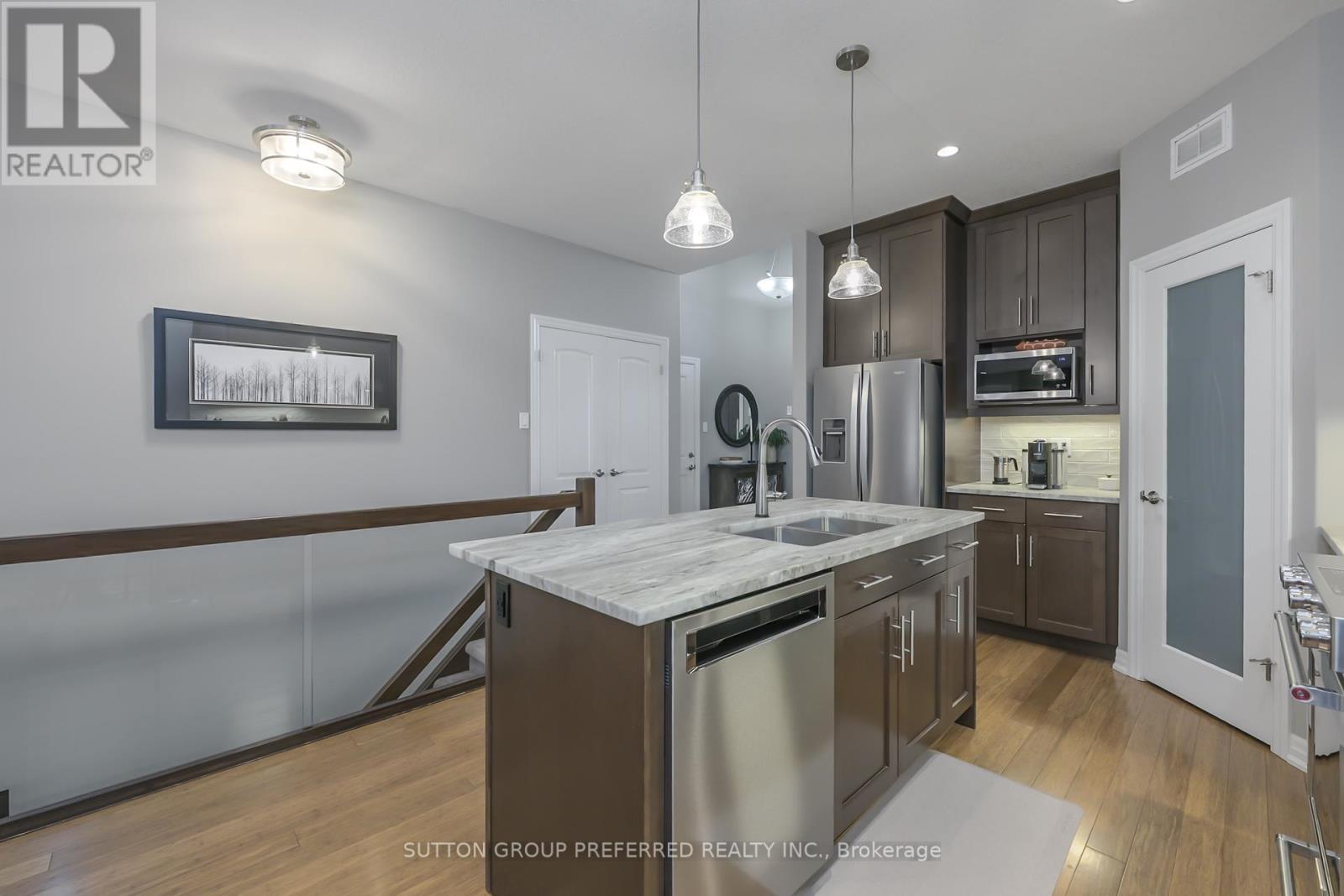 21 Caverhill Crescent, Middlesex Centre, Ontario  N0L 1R0 - Photo 12 - X12628826