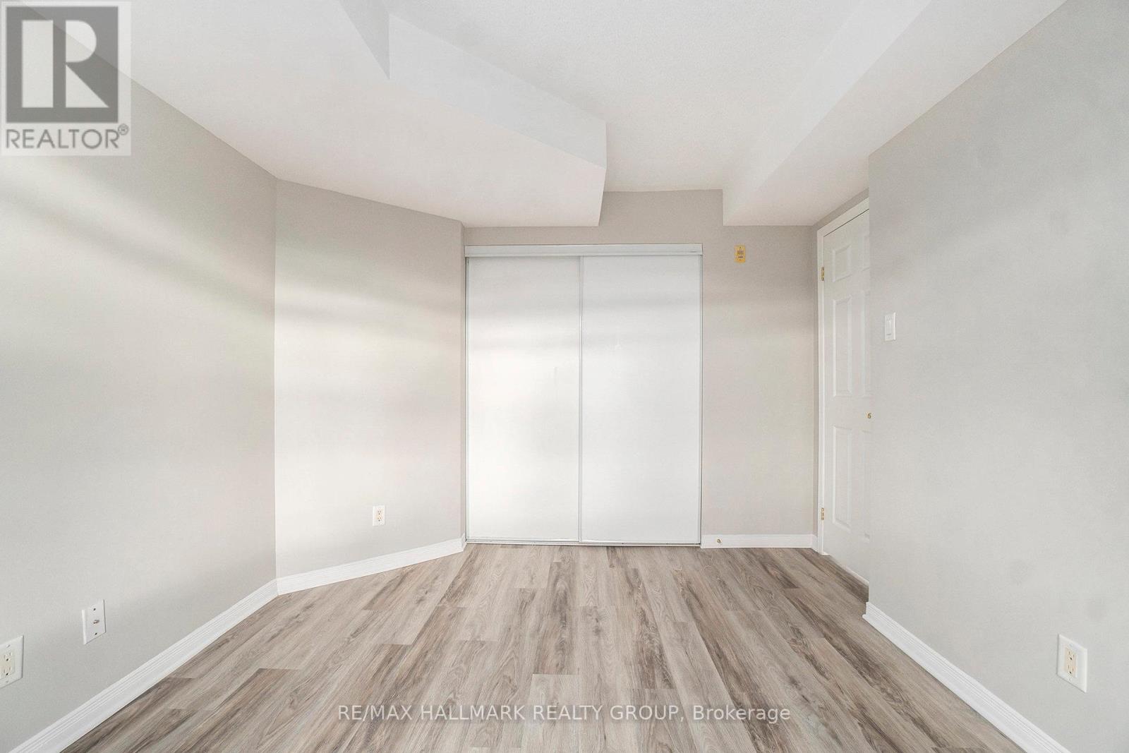 8f - 310 Central Park Drive, Ottawa, Ontario K2C 4G4 - Photo 15 - X12628828