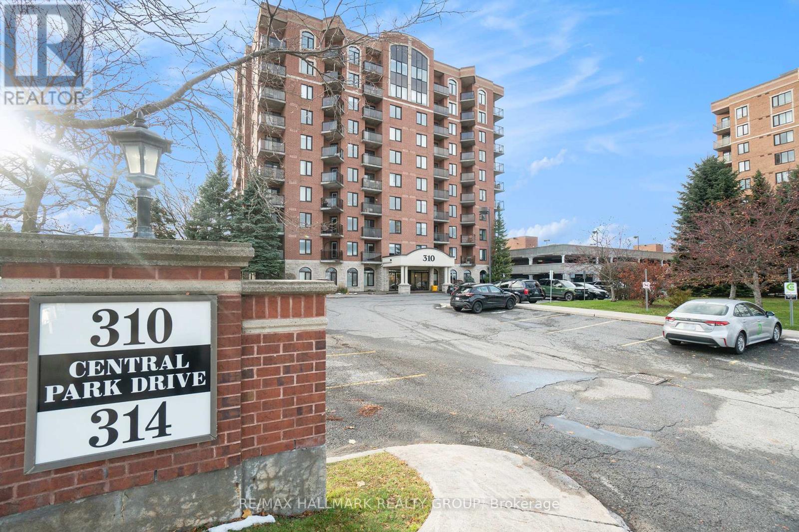 8f - 310 Central Park Drive, Ottawa, Ontario K2C 4G4 - Photo 2 - X12628828