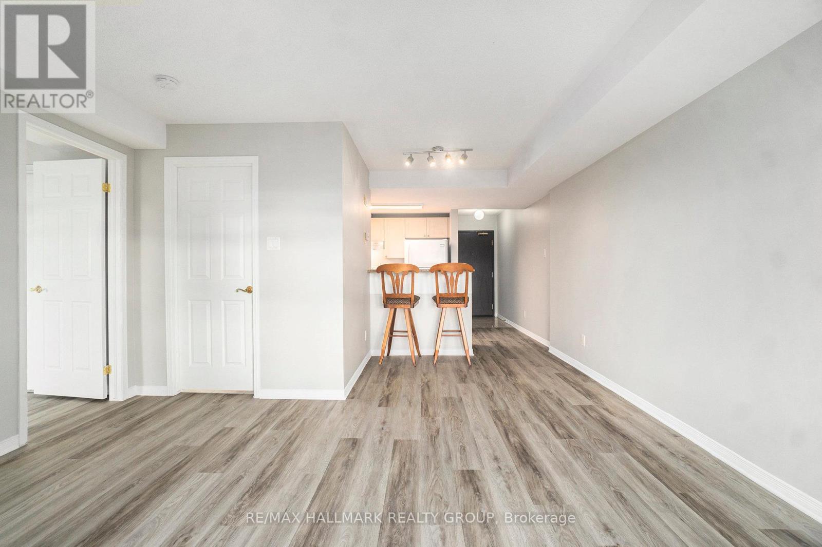 8f - 310 Central Park Drive, Ottawa, Ontario K2C 4G4 - Photo 8 - X12628828