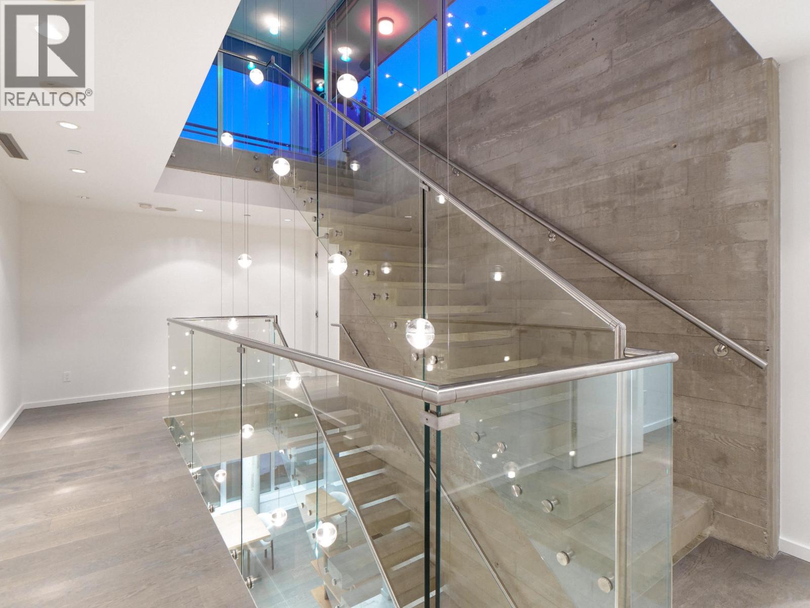 801 221 Union Street, Vancouver, British Columbia  V6A 0B4 - Photo 4 - R3015216