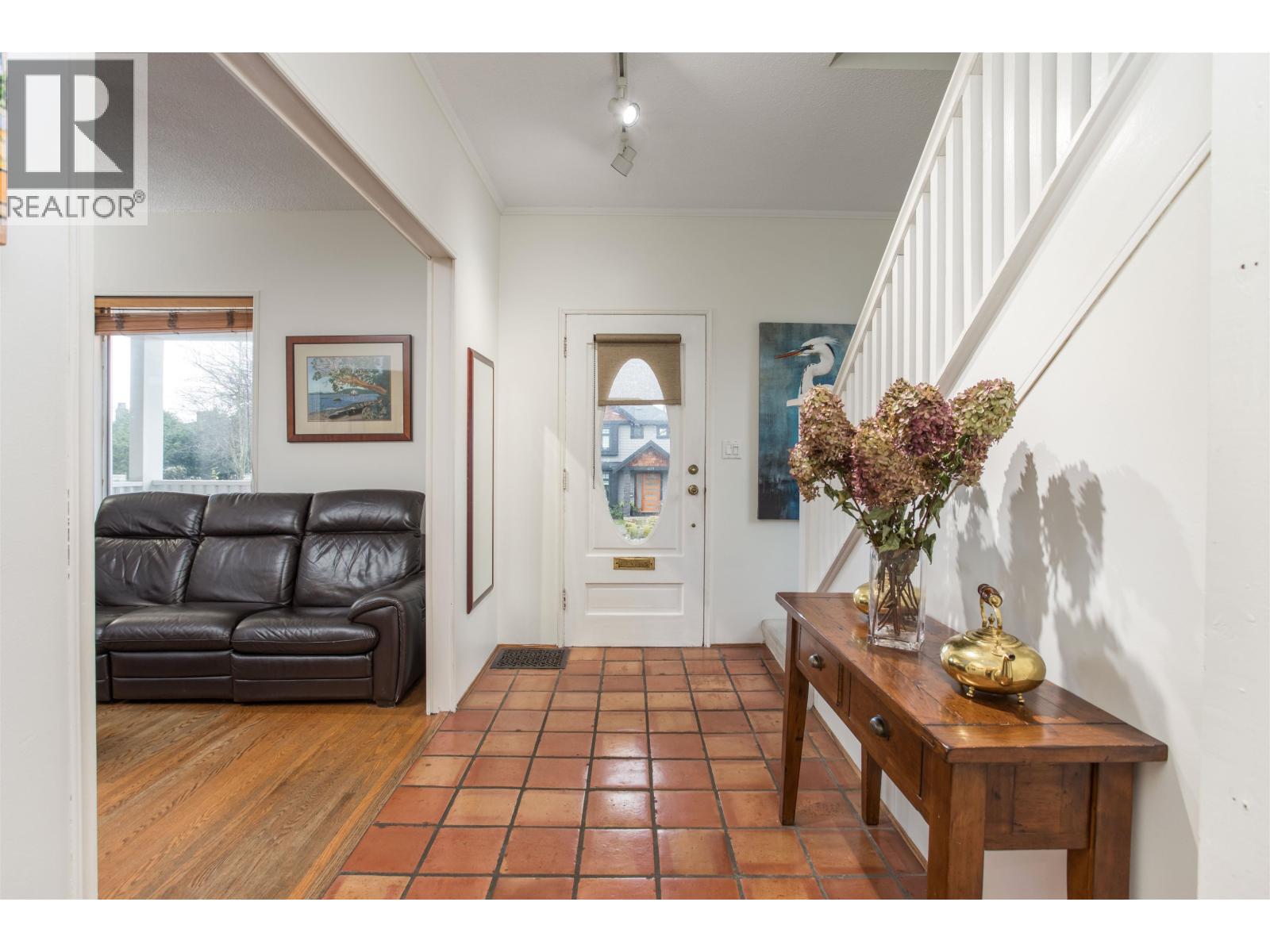 4116 Eton Street, Burnaby, British Columbia  V5C 1J9 - Photo 3 - R3073587