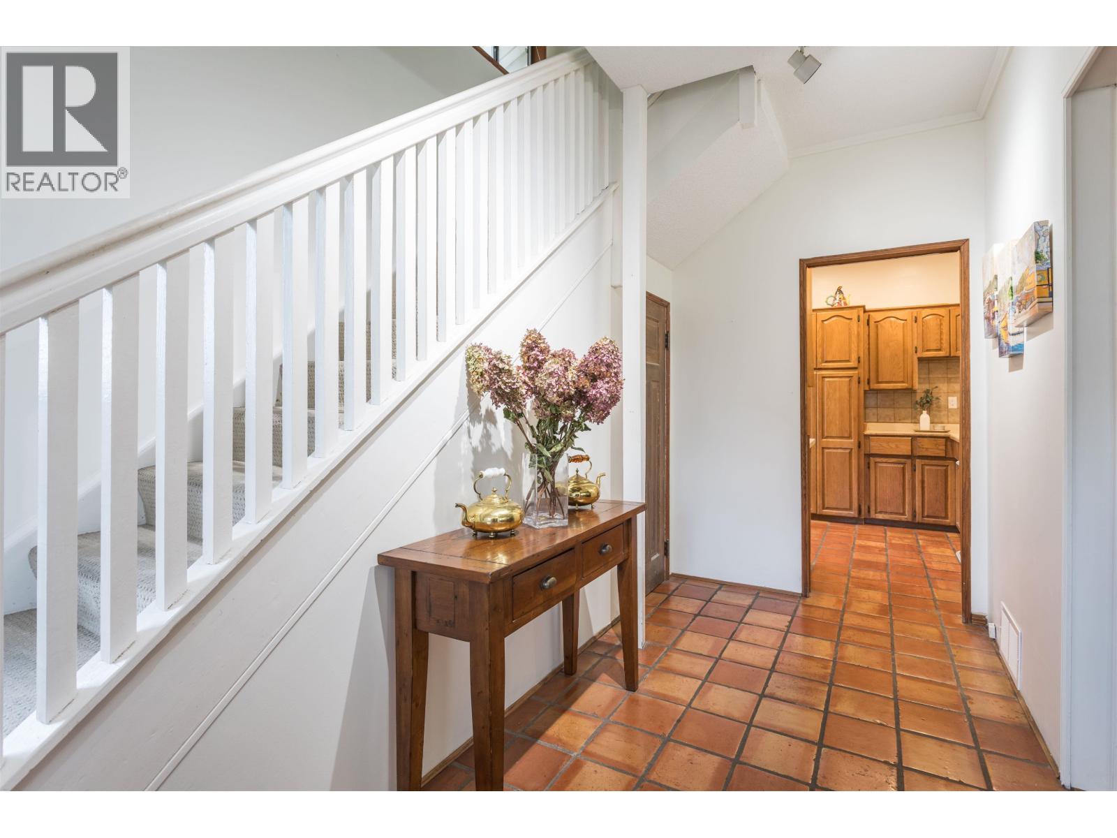 4116 Eton Street, Burnaby, British Columbia  V5C 1J9 - Photo 5 - R3073587