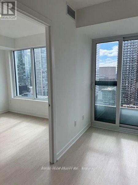 2701 - 252 Church Street, Toronto, Ontario  M5B 0E6 - Photo 10 - C12628808