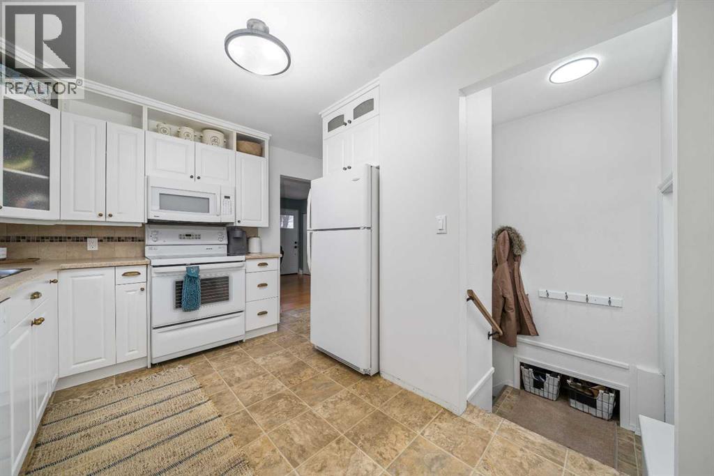 301 3 Avenue E, Bow Island, Alberta T0K 0G0 - Photo 7 - A2274753