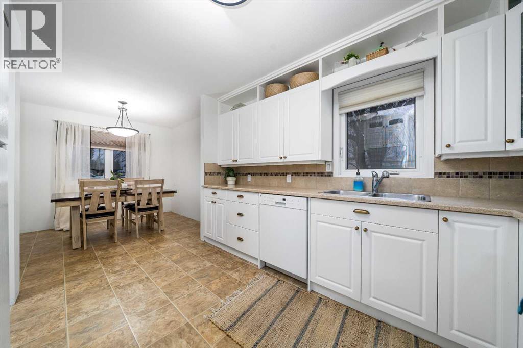 301 3 Avenue E, Bow Island, Alberta T0K 0G0 - Photo 10 - A2274753