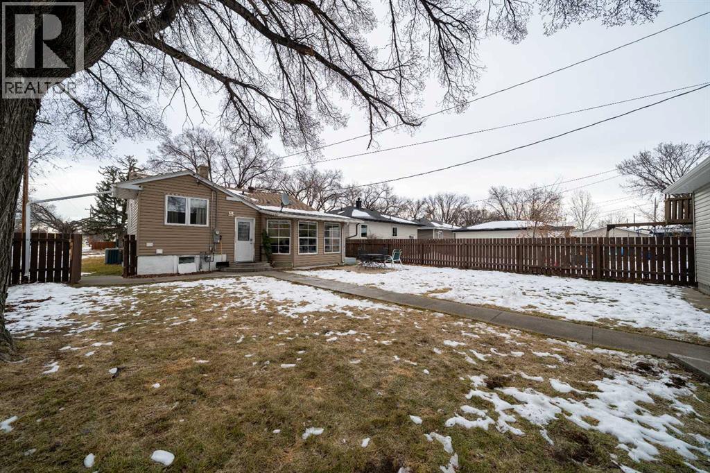 301 3 Avenue E, Bow Island, Alberta T0K 0G0 - Photo 28 - A2274753