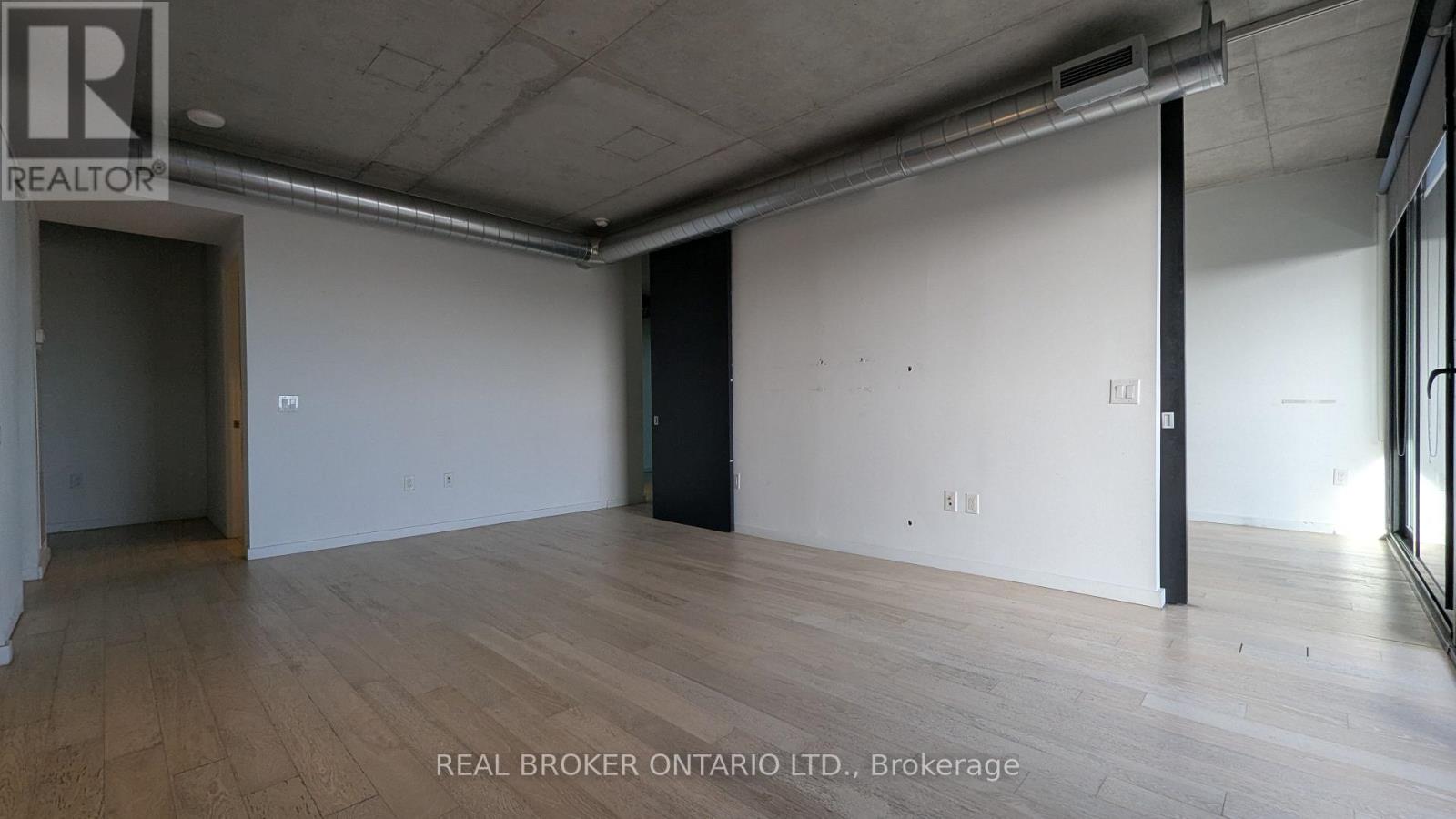 817 - 170 Bayview Avenue, Toronto, Ontario  M5A 0M4 - Photo 4 - C12455497