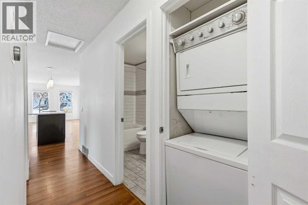 2 Woodfern Road Sw, Calgary, Alberta  T2W 4K9 - Photo 17 - A2273146