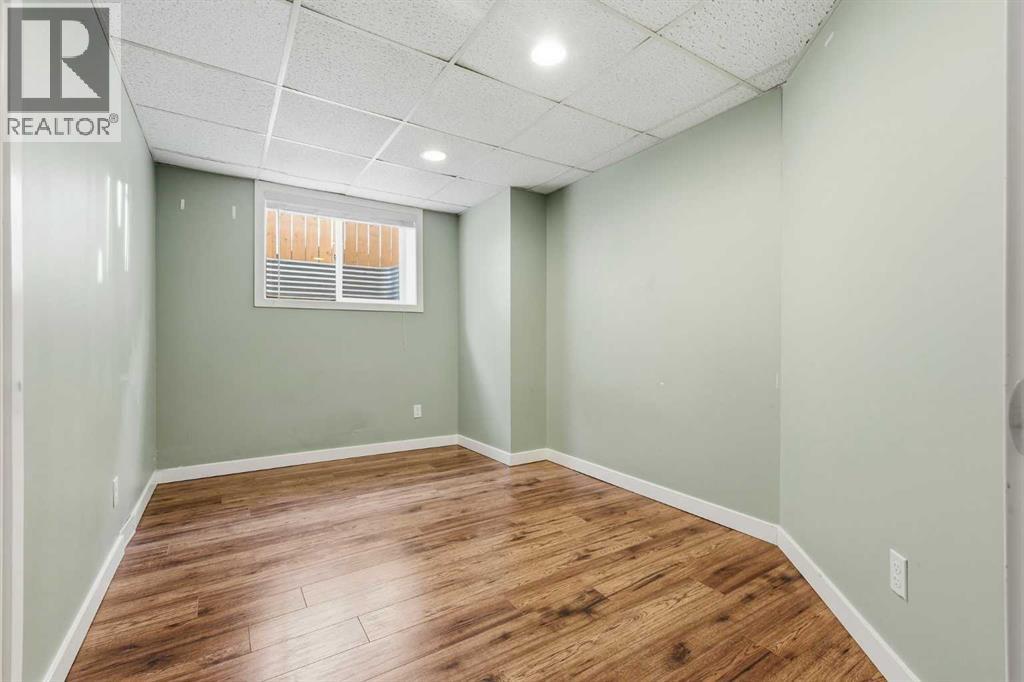 2 Woodfern Road Sw, Calgary, Alberta  T2W 4K9 - Photo 38 - A2273146