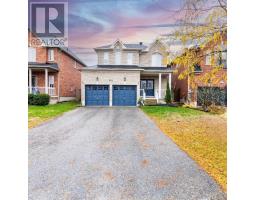 31 CONNAUGHT LANE, Barrie, Ontario