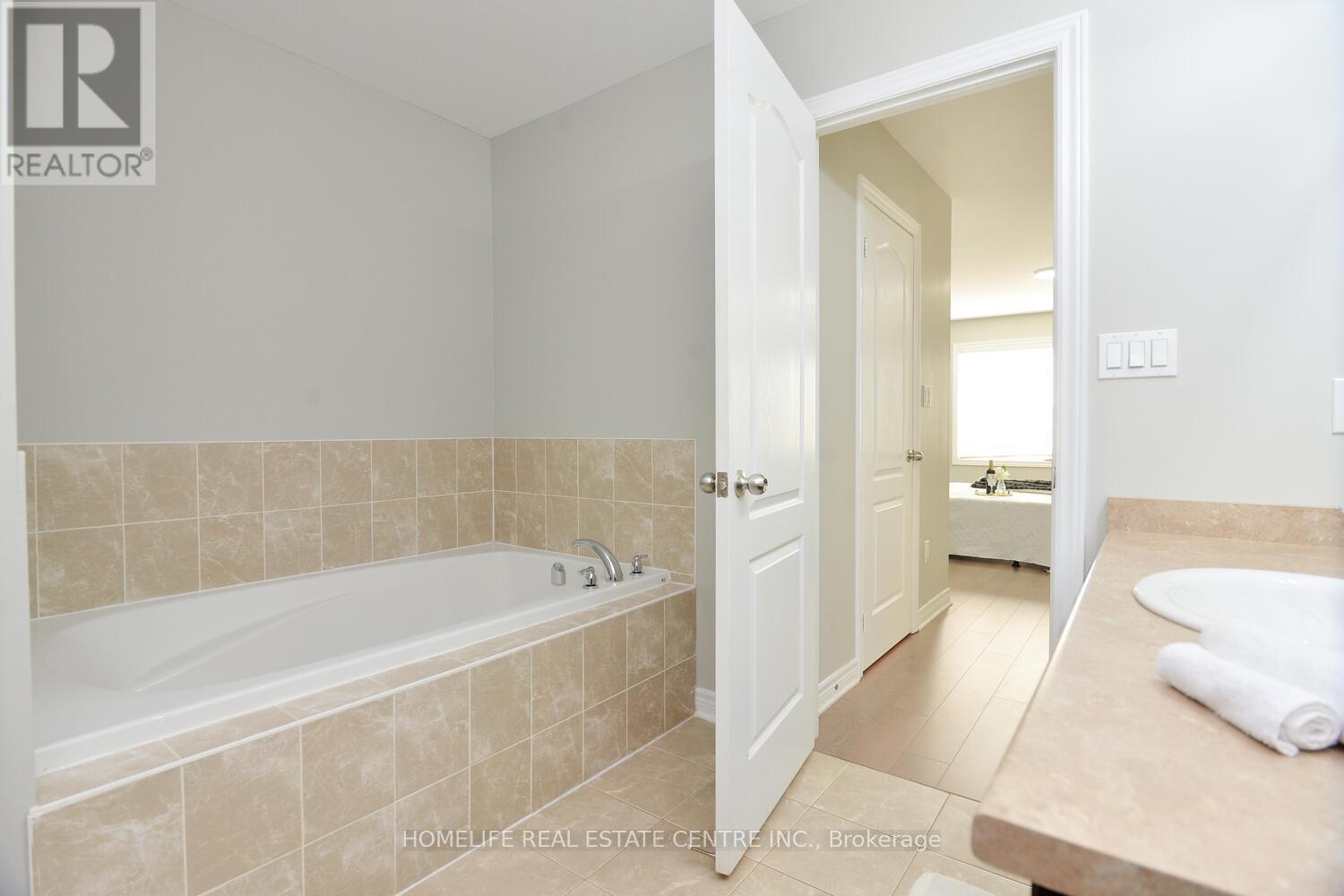 71 Villadowns Trail, Brampton, Ontario  L6R 3Y8 - Photo 29 - W12628800