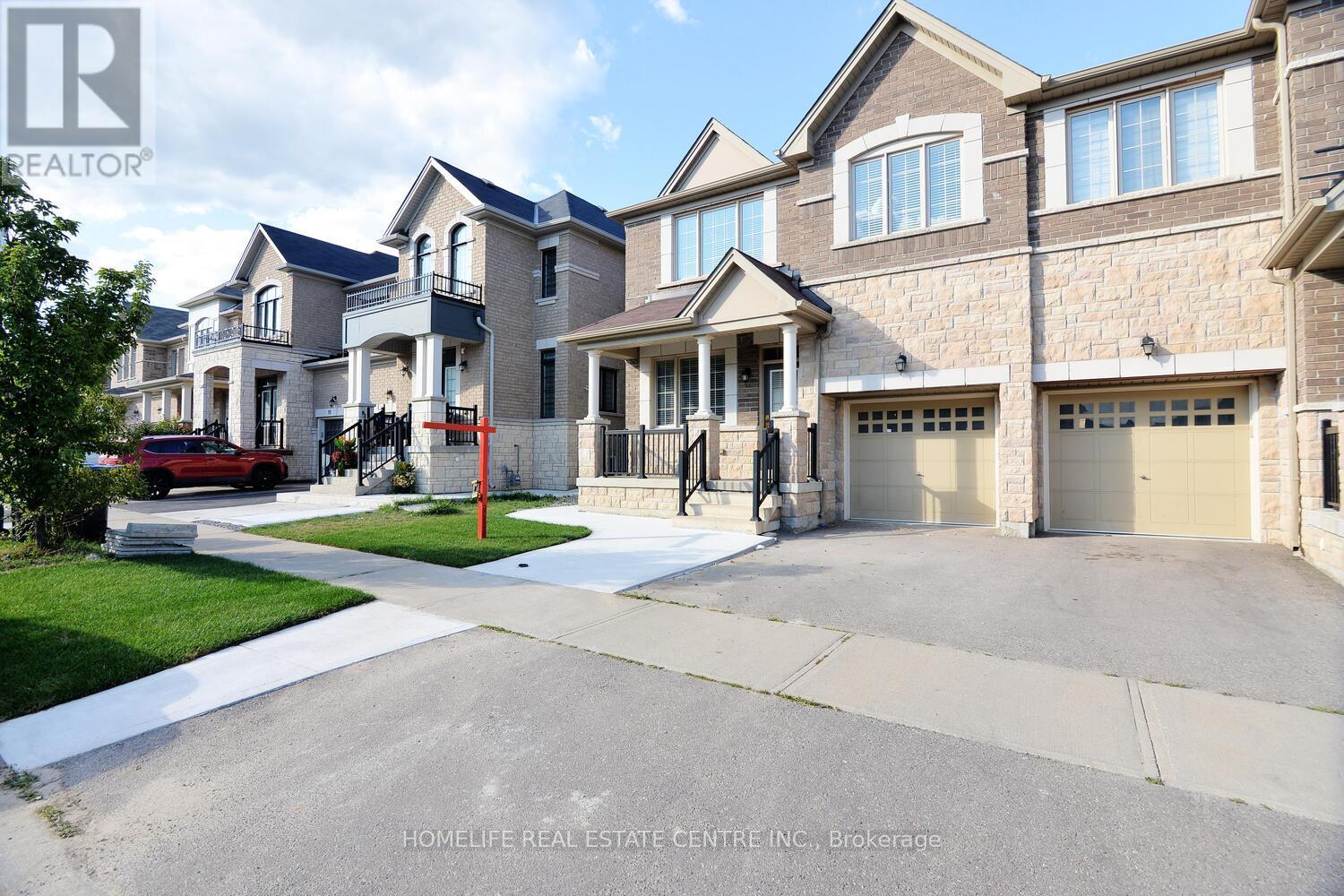 71 Villadowns Trail, Brampton, Ontario  L6R 3Y8 - Photo 3 - W12628800