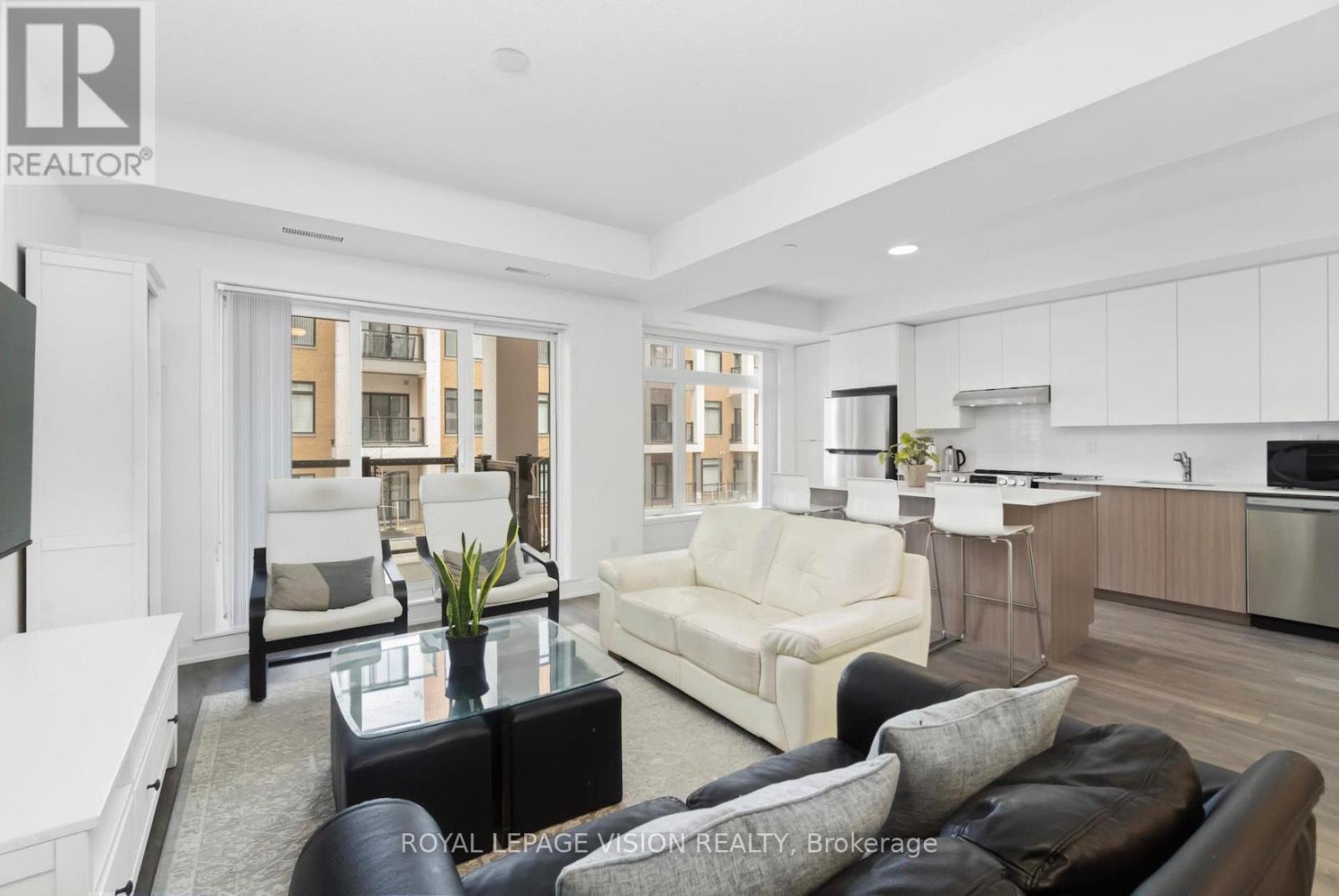 209 - 130 Canon Jackson Drive, Toronto, Ontario  M6M 0B7 - Photo 4 - W12628824