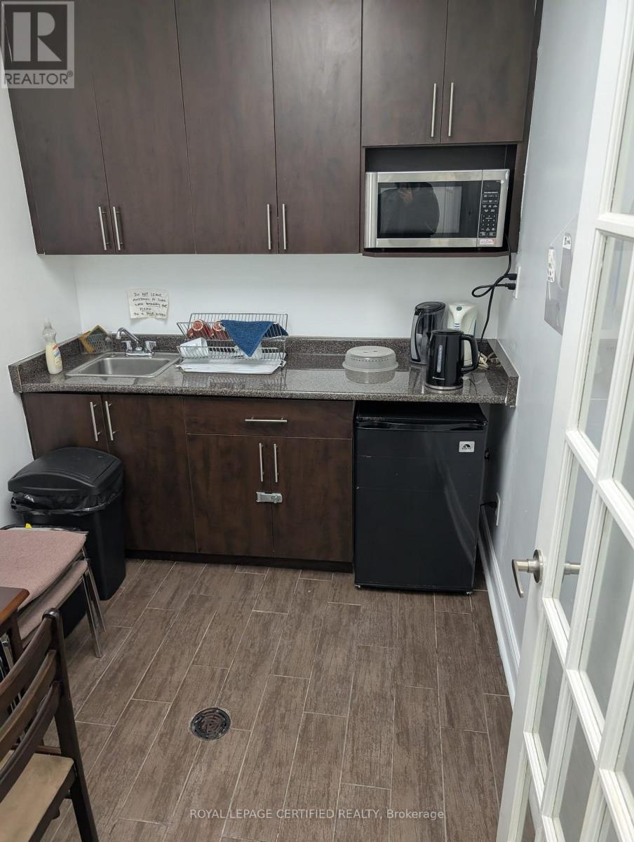 8 - 30 Intermodal Drive, Brampton, Ontario  L6T 5K1 - Photo 3 - W12628830