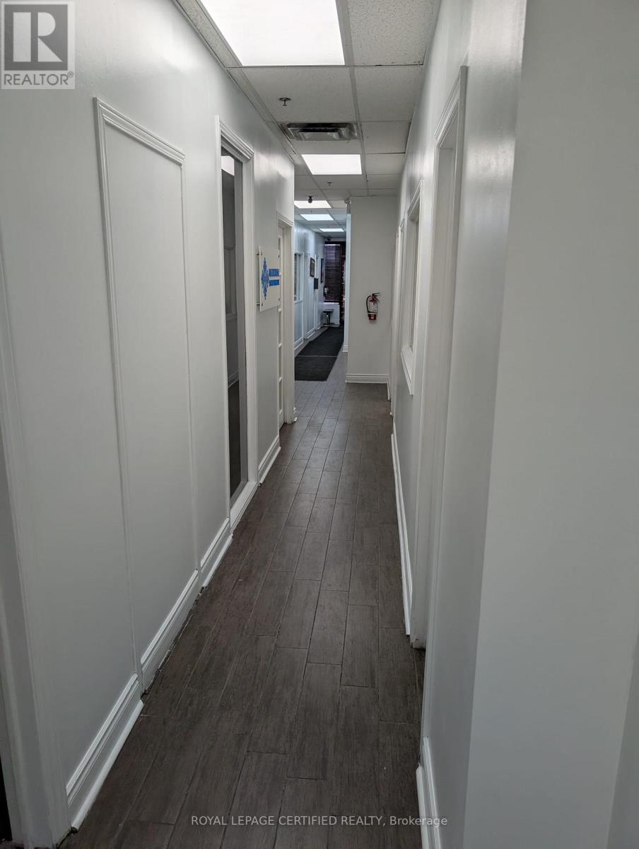 8 - 30 Intermodal Drive, Brampton, Ontario  L6T 5K1 - Photo 4 - W12628830