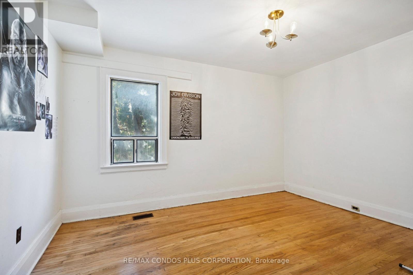 18 Leeds Street, Toronto, Ontario  M6G 1N7 - Photo 11 - W12628832