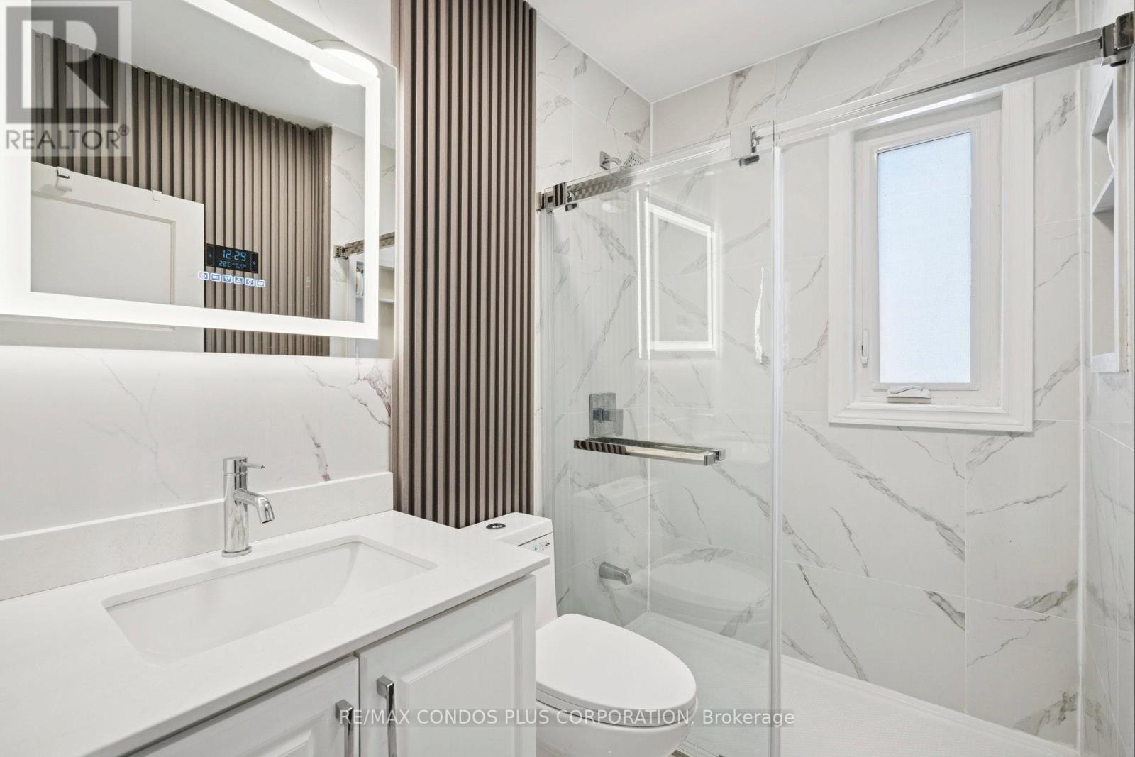 18 Leeds Street, Toronto, Ontario  M6G 1N7 - Photo 19 - W12628832