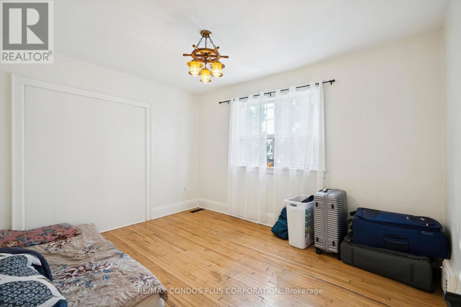 18 Leeds Street, Toronto, Ontario  M6G 1N7 - Photo 23 - W12628832