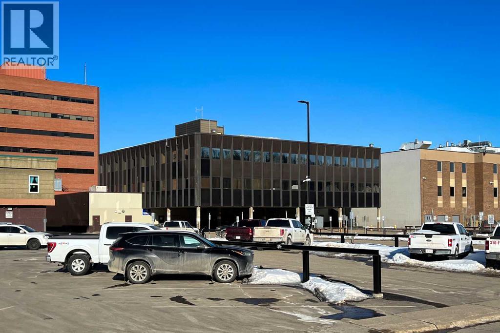 3rd Level, 9911 Macdonald Avenue, Fort Mcmurray, Alberta  T9H 1S7 - Photo 3 - A2270426