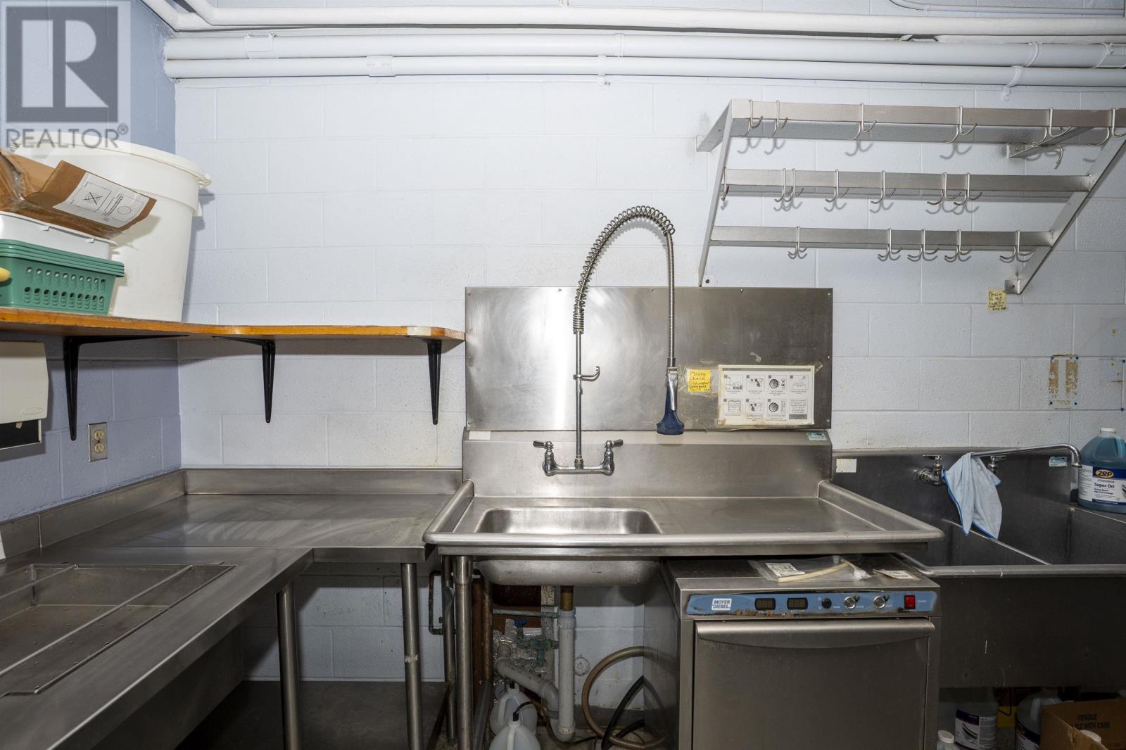 1024 Oliver Rd, Thunder Bay, Ontario P7B 7A5 - Photo 5 - TB253574