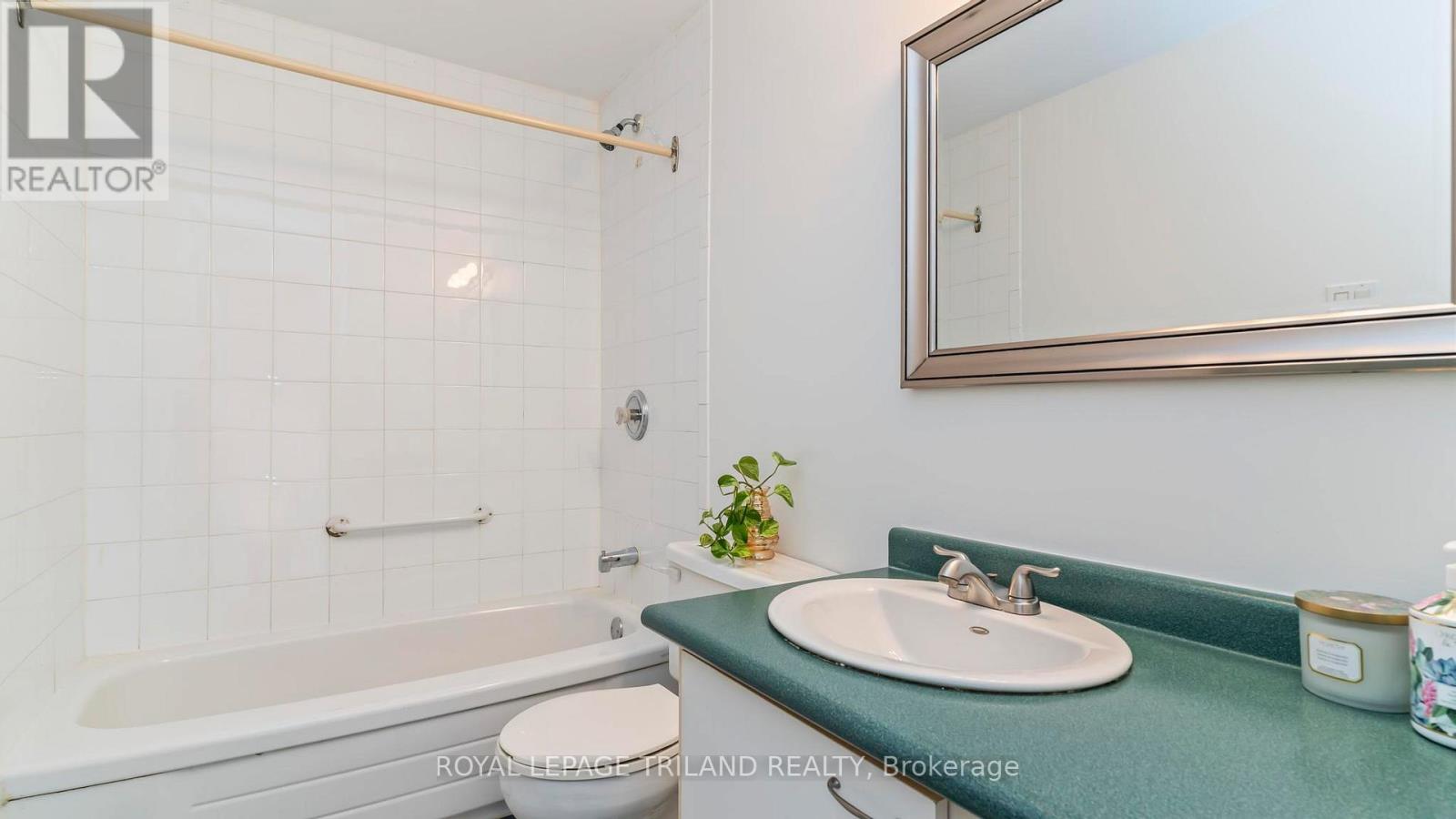 40 - 320 Westminster Avenue, London South, Ontario  N6C 5H5 - Photo 16 - X12476403