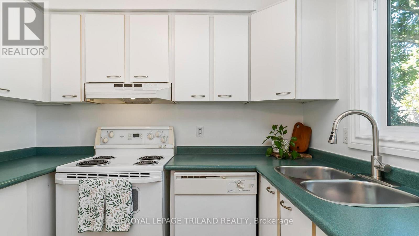 40 - 320 Westminster Avenue, London South, Ontario  N6C 5H5 - Photo 12 - X12476403