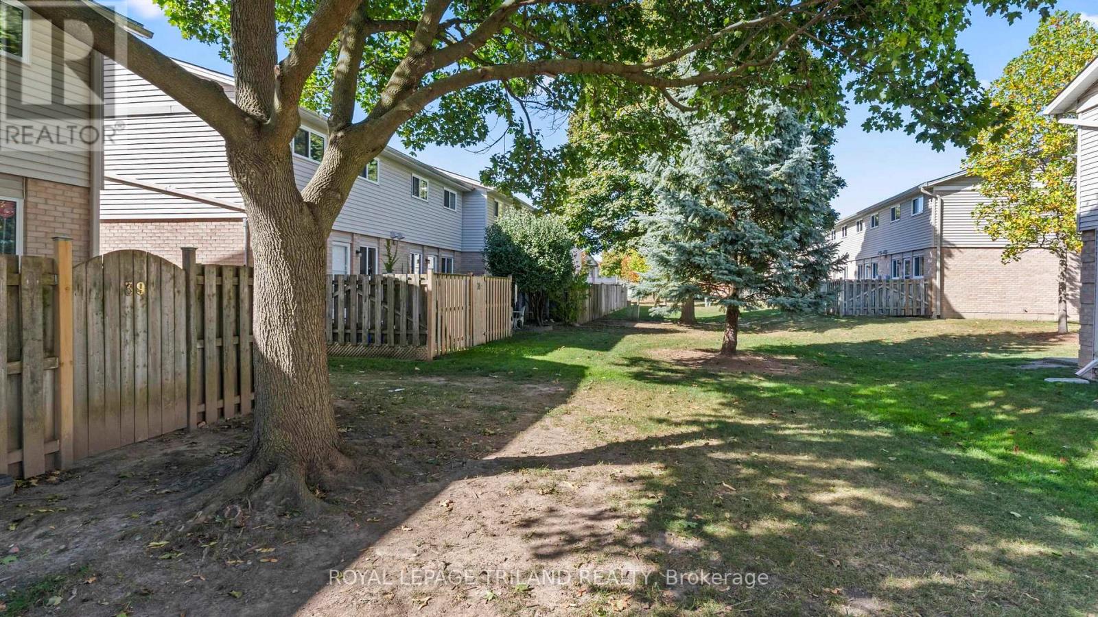 40 - 320 Westminster Avenue, London South, Ontario  N6C 5H5 - Photo 30 - X12476403