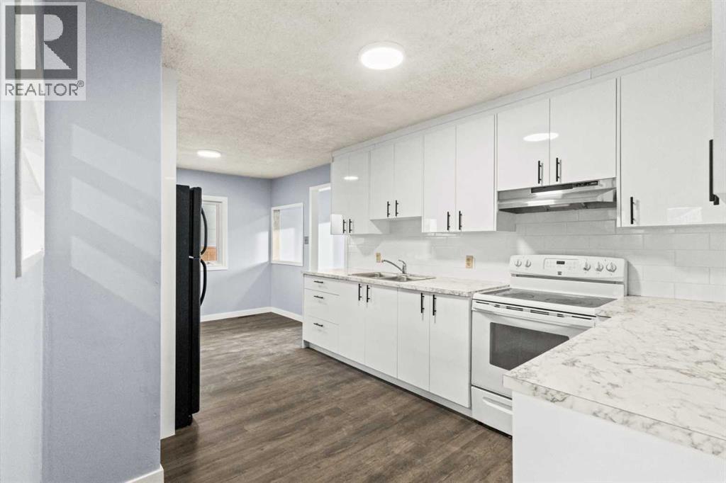 8531 47 Avenue Nw, Calgary, Alberta T3B 1Z8 - Photo 2 - A2274658