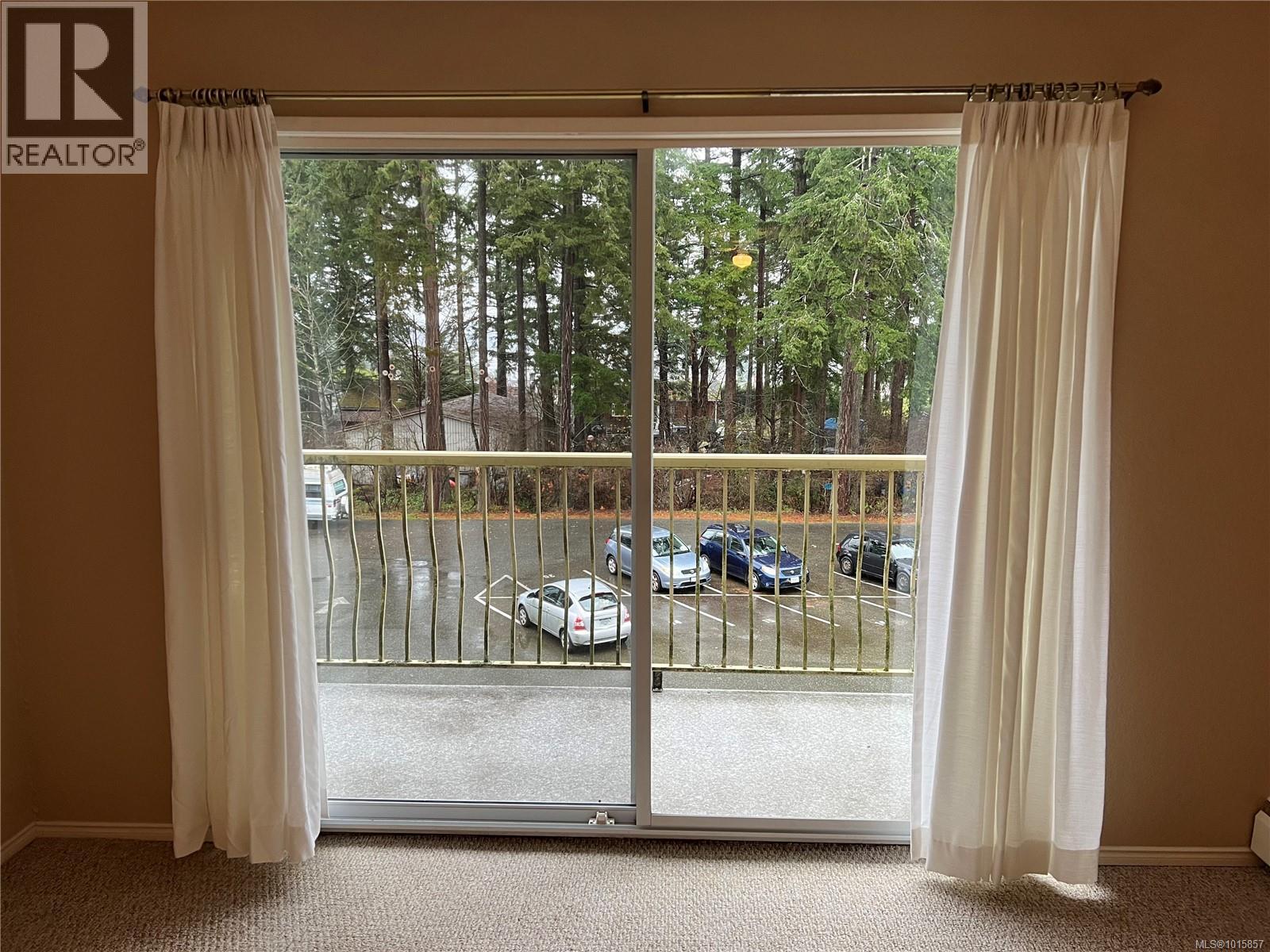 303 322 Birch St, Campbell River, British Columbia V9W 2S6 - Photo 4 - 1015857