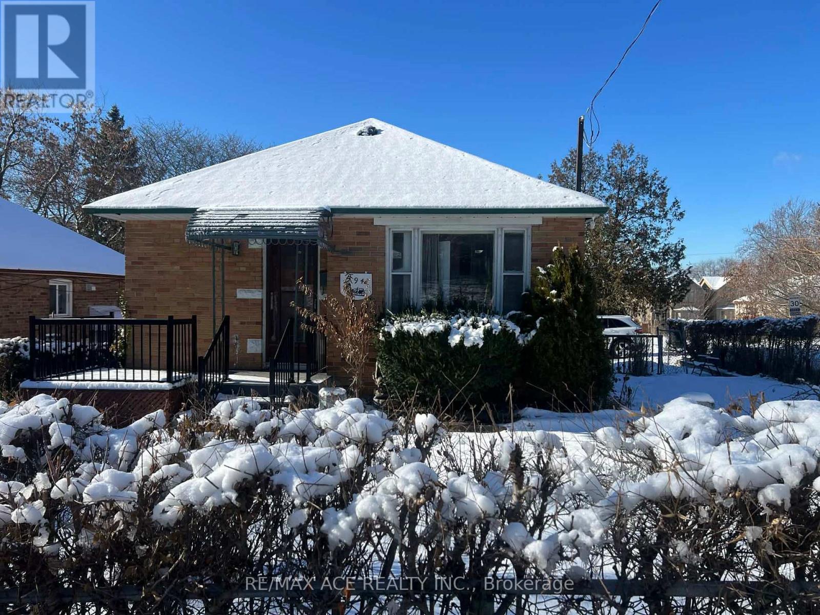 294 Pharmacy Avenue, Toronto, Ontario  M1L 3G2 - Photo 1 - E12628878