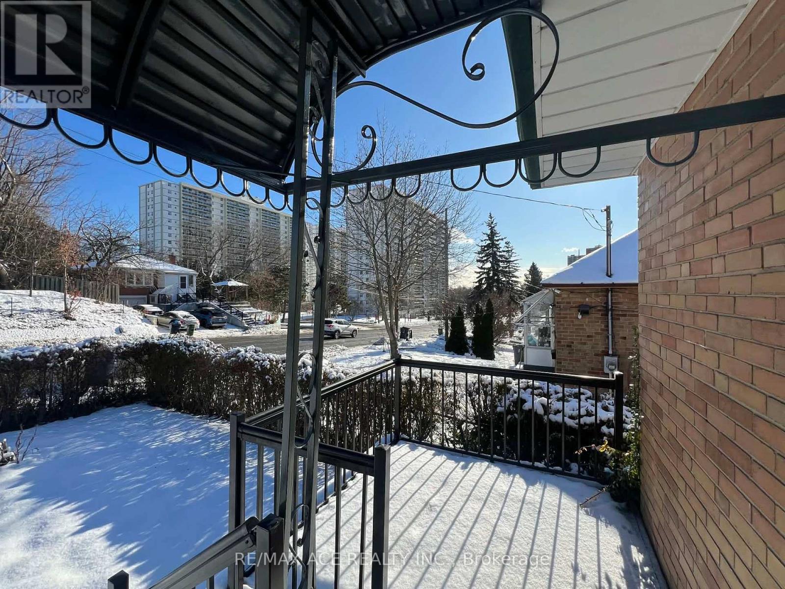 294 Pharmacy Avenue, Toronto, Ontario  M1L 3G2 - Photo 16 - E12628878